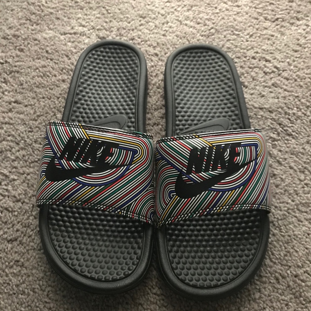 Nike Benassi Slides
